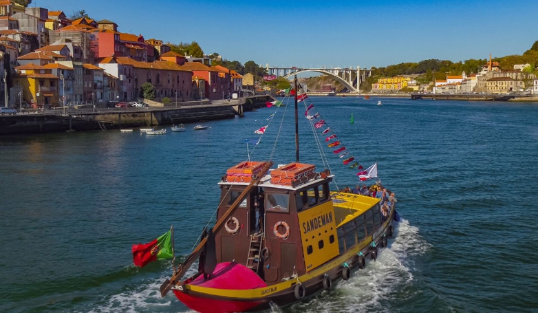 Bridges Cruise - A Journey through Douro