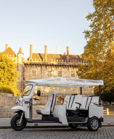 Tuk Tuk Tour in the Historic Center of Guimarães