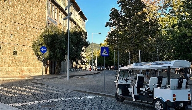 Tuk Tuk Tour in the Historic Center of Guimarães