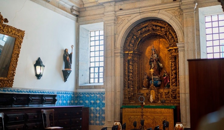 Tour and Fado at São Bento da Vitória Monastery