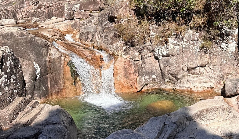 Caminhada por Lagoas e Cascatas no Gerês