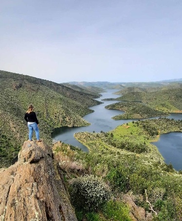 Hike at the Medal Serpent – Sabor Lakes