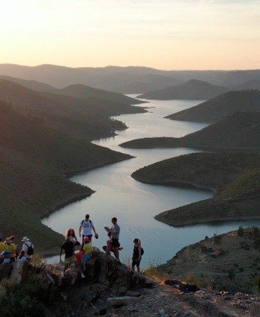 Sunset Hike at the Medal Lake Serpent