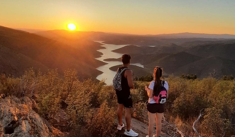 Sunset Hike at the Medal Lake Serpent