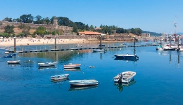 Vigo & Baiona Tour: History, Sea & Gastronomy