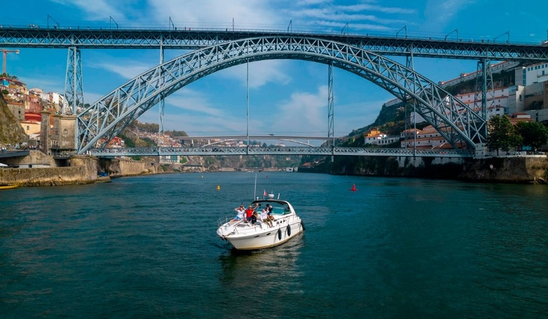 Sunset Yacht Cruise on the Douro River