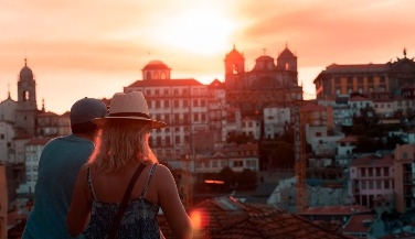 Tour de Vinho no Porto com Espetáculo de Fado