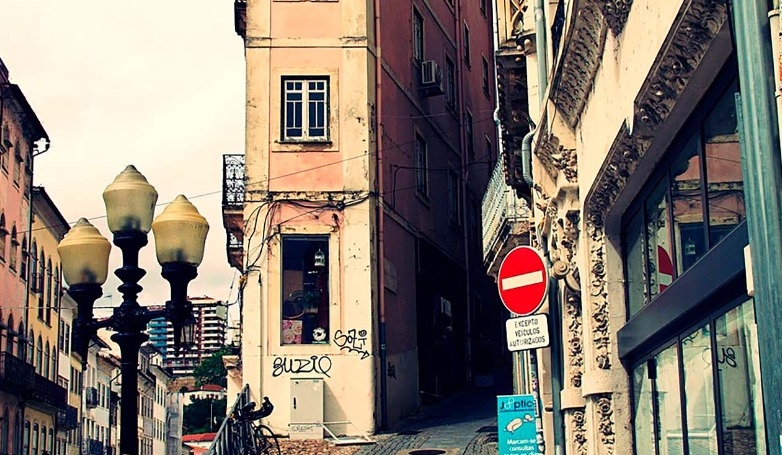 Tour a Aveiro e Coimbra com passeio de Moliceiro