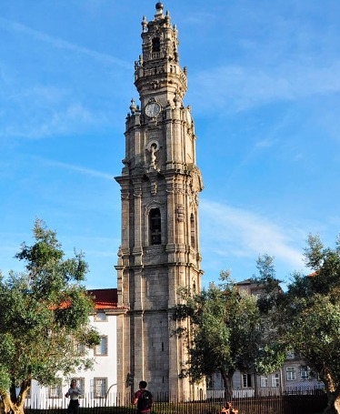 Walking Tour in Porto with Wine Tasting - 4h