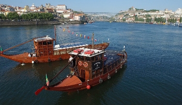 Six Bridges Cruise and Port Wine Cellar Tour