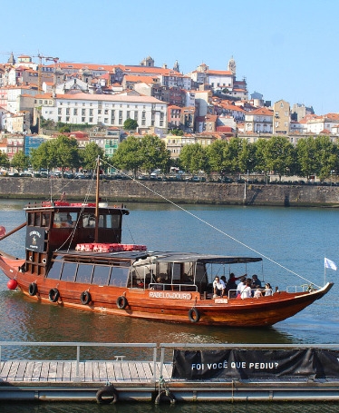 Six Bridges Cruise and Port Wine Cellar Tour