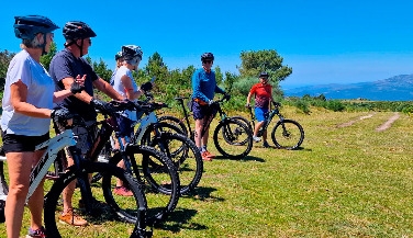E-Bike Tour: History & Landscapes in Lima Valley
