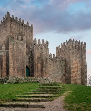 Vinho Verde Tour: Guimar&atilde;es, Braga and Wine Tastings