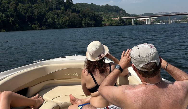 Douro River Speedboat Tour from Lomba or Melres