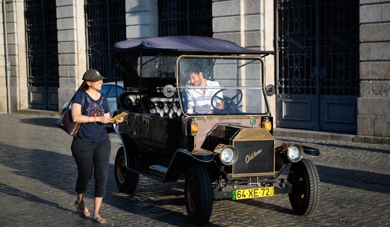 Vintage Tour: Vintage Car Tour in Porto