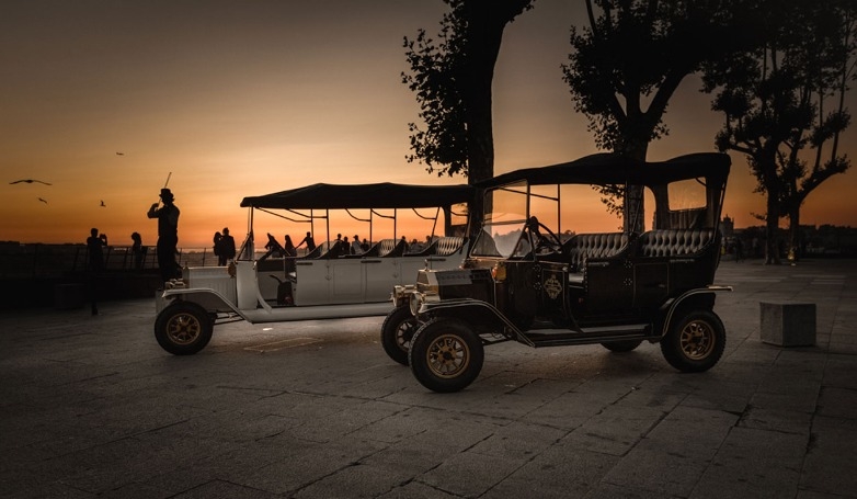 Old Porto Tour: Vintage Car Tour in Porto