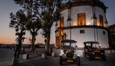 Old Town Porto: Vintage Car Tour in Porto