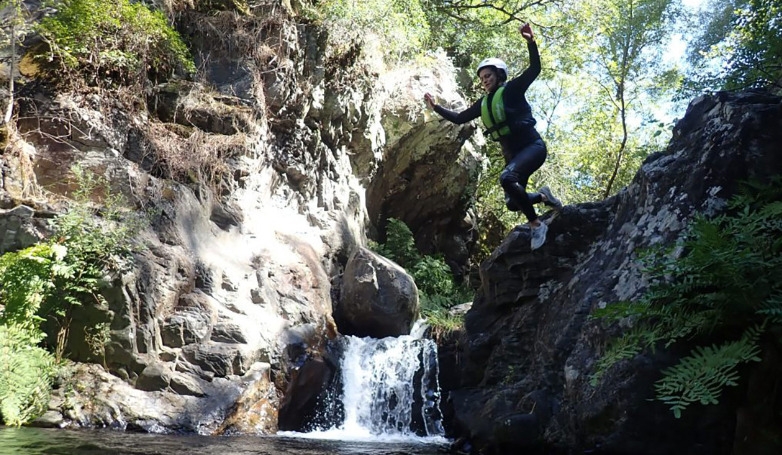 Aquatic Walk: Natural Discovery in Rivers