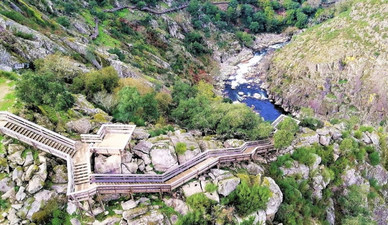 Paiva Walkways and 516 Arouca Bridge Tour